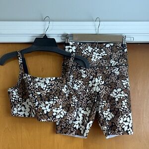 Aerie Brown and White Floral Activewear Set